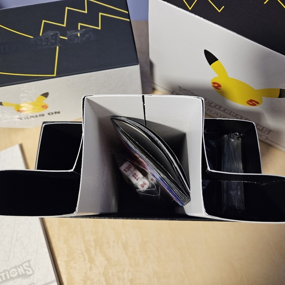 Pokemon celebrations elite trainer box - Picture 12 of 12